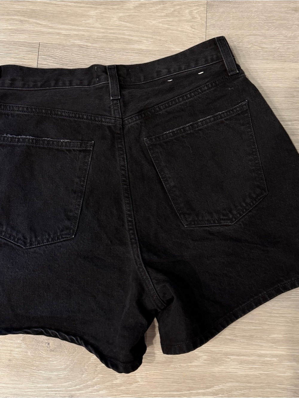 Agolde Black High-Rise Button-Front Denim Shorts - Picture 3 of 3